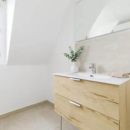 Charming Flat Near Madeleine Apartment